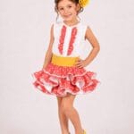Conjunto flamenco para niña – Coral con lunares y fajín amarillo