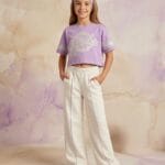 Conjunto niña deportivo lila con pantalón blanco